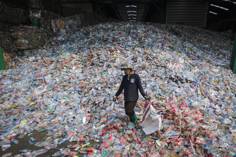 Nhựa làm lại: Khám phá đột phá Tái chế nhựa từ trong ra ngoài